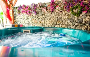 \"266\" 4 STAR!  HOT-TUB, LOG-FIRE, BQ, PLAYGROUND, BIKE LOCKUP, Nr Zip World - Image 3