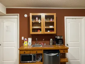 Large 1 Bedroom Private Garage Level Apartment - Image 3