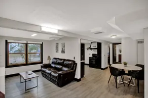 Heart of Downtown | 2BR 2BA | Min to UF | Apt. B - Image 5