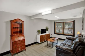 Heart of Downtown | 2BR 2BA | Min to UF | Apt. B - Image 4