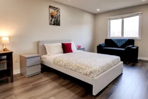 4 beds~Renovated ~Mississauga~Heartland - Image 5