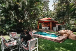 Comfortable and safe. Close to event gardens. - Image 2