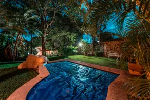 Comfortable and safe. Close to event gardens. - Image 4