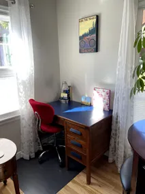North End Little Red Suite - Cute and Cozy - Image 2