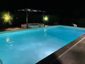 Villa with private pool & garden in Southern Italy - Image 2