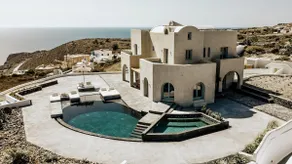 Akrorama private villas and suites - Image 2