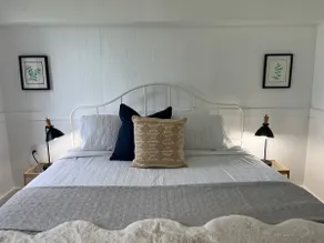 Riverside Apartment with Sunset View from Bed - Image 3