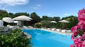 Jeanine Riverfront Cottage, Hot Tub and Fitness - Image 3