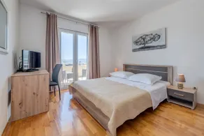 Apartment Renata + PRIVATE swimming pool in SPLIT - Image 4