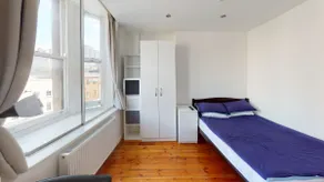 Heart of Nottingham - turret studio - Image 4
