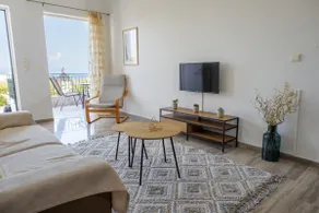SEA VIEW APARTMENT - Image 2