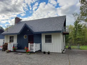 Pine Grove Hideaway - Image 2