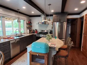 Pine Grove Hideaway - Image 5