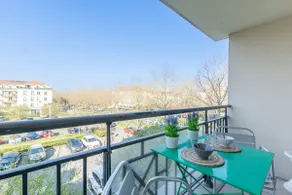 Beautiful F3 for 6 people + wifi + Parking at Disney - Image 5