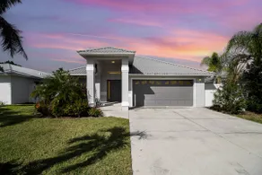 Vanderbilt Beach House - Image 3