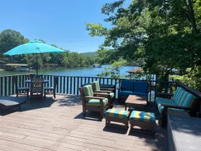 Promised Treasure-Cove-Upper Deck-Fire Pit-Hot Tub - Image 5