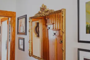The historic Mahoney House in Russell is ideal for families and large groups. - Image 4