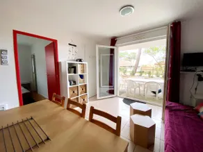 The beach is 200 meters away! Comfort, private Wi-Fi, linens, swimming pool, patio, garden, parking - Image 5