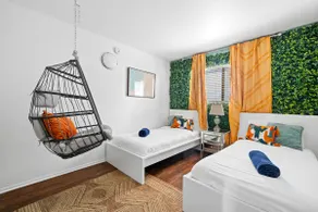 Heart of Hollywood - 2 Car Parking - Designer Pad - Image 3