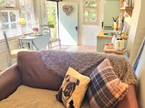 Cosy little country cottage with luxury hot tub - Image 3