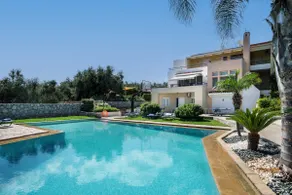 Villa w/Private Pool, Play Area, BBQ & Ping Pong - Image 2