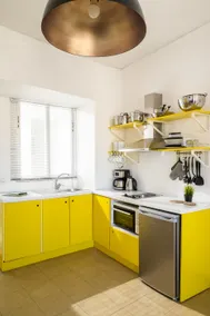 Big Terrace Apartment in the City Center - Image 4