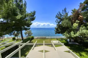 Salt & Stone Beachfront Retreat by Estia - Image 5