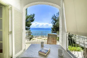 Salt & Stone Beachfront Retreat by Estia - Image 3