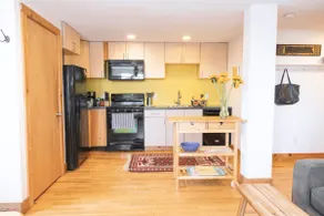 Cozy Two Bedroom on Munjoy Hill - Image 2