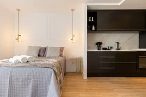 New, modern studio with great location (212) - Image 2