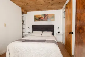 Cottage by the Bay - Image 5