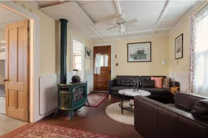 Cottage by the Bay - Image 3