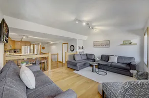 Luxury 3 bedroom home. Best view in Canmore! - Image 2