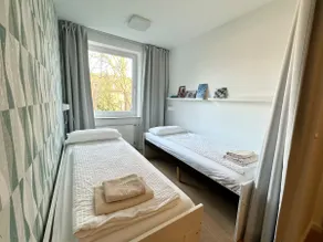 Cozy - large living area, close to the train - Image 2