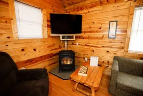 2 Bedroom Cabin with Hot Tub (Beaver-Beckley) - Image 4