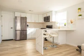 Cute Newly Remodeled Home Close to Notredame 2bed - Image 3