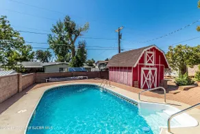 4-Bedroom Retreat with Pool and putting green - Image 2