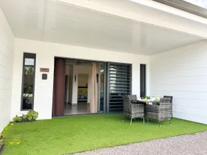 2km from airport, hot tub, parking, wifi - Image 5