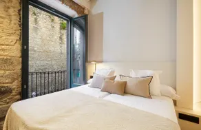 Historic apartment on the Onyar River - Image 3