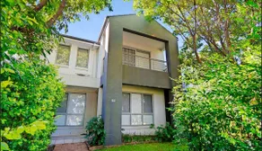 Spacious 3BR family home, walk to shops and bus - Image 5