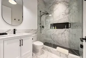 Luxury Mountain Views - 1 King & Private Balcony - Image 5