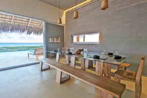 7BR Oceanfront Villa · Private Pool & Beach - Image 4
