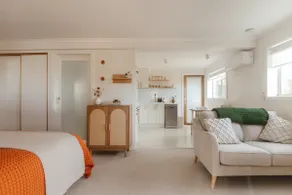 Blackmans Bay Studio - Full kitchen, Netflix - Image 4