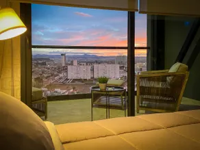 Incredible Apartment at Penthouse level amenities - Image 4