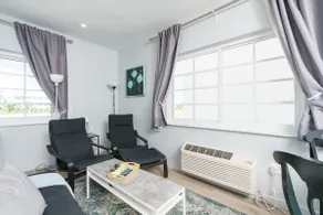 Heart of Miami Beach - 2 Steps from the Beach - Image 5