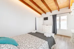 Apartment with Sunny Terrace & Sea View - Image 5