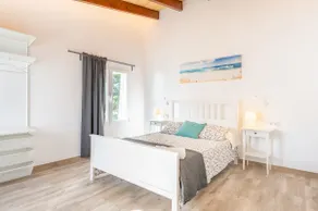 Apartment with Sunny Terrace & Sea View - Image 3