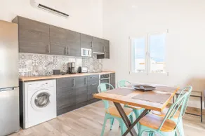 Apartment with Sunny Terrace & Sea View - Image 4
