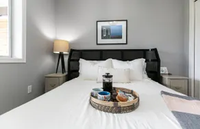 Lovely 2 bedroom suite steps from The beach - Image 4