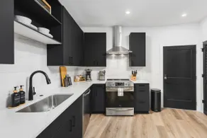 Premium w/ Huge Patio, near Vanderbilt & Downtown - Image 3